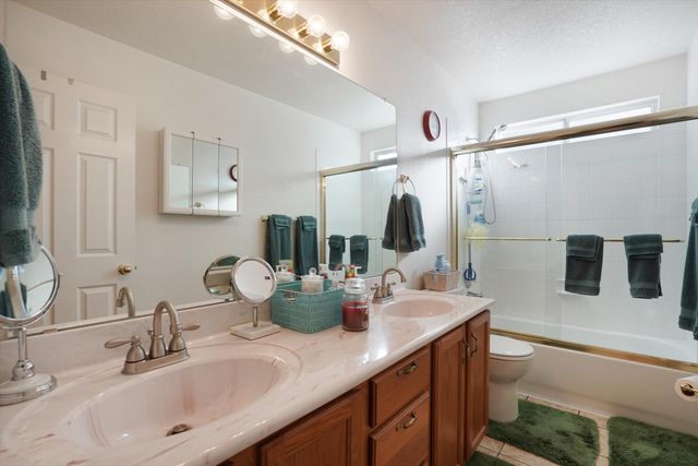 524 Hartman Drive SW, Albuquerque, NM 87121