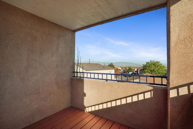 524 Hartman Drive SW, Albuquerque, NM 87121