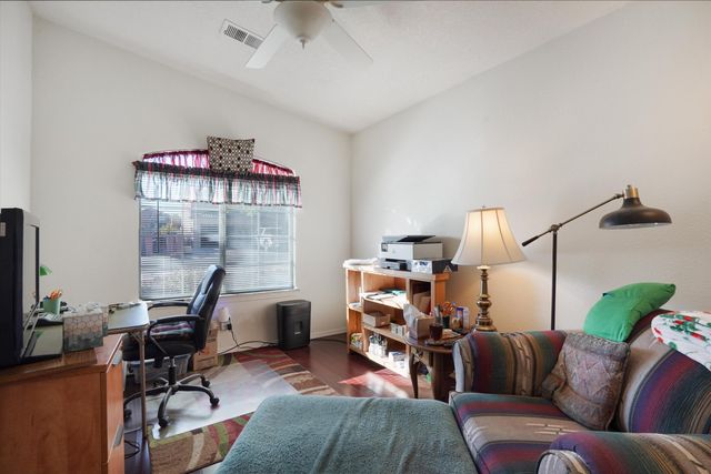 524 Hartman Drive SW, Albuquerque, NM 87121