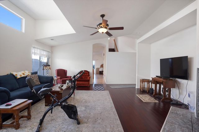 524 Hartman Drive SW, Albuquerque, NM 87121