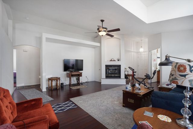 524 Hartman Drive SW, Albuquerque, NM 87121