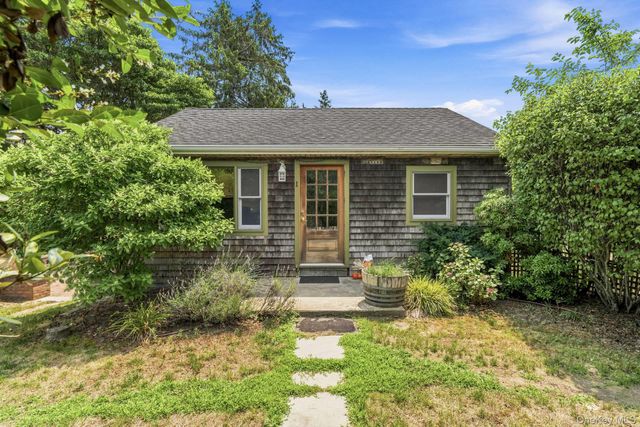 127 Inlet Road W, Hampton Bays, NY 11946