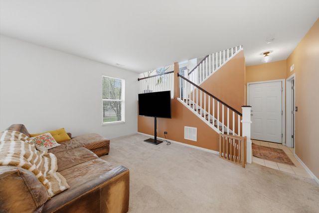 2353 Georgetown Circle, Aurora, IL 60503