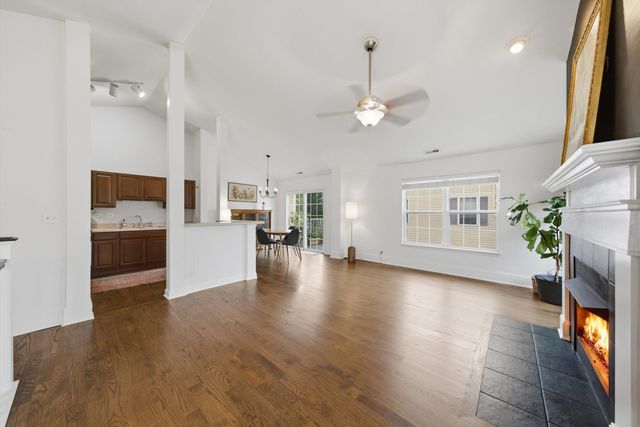 2353 Georgetown Circle, Aurora, IL 60503