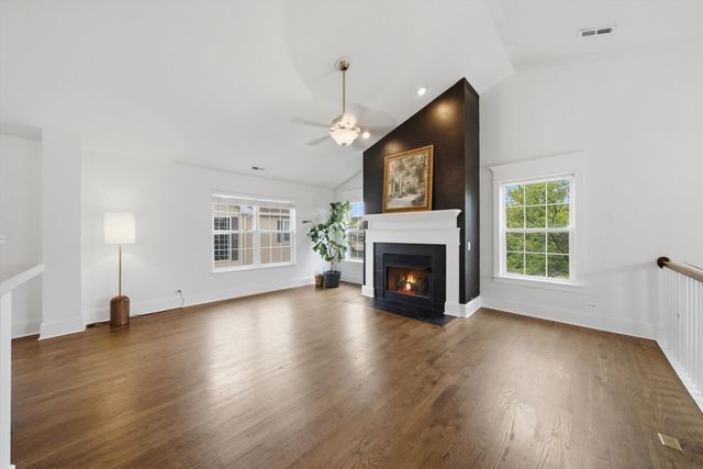 2353 Georgetown Circle, Aurora, IL 60503