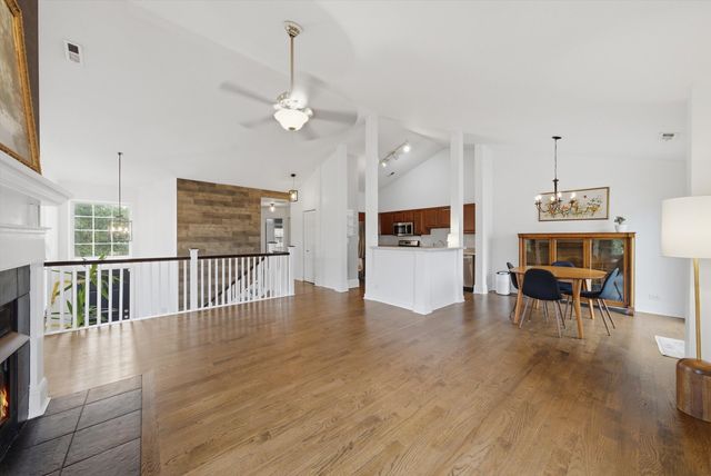 2353 Georgetown Circle, Aurora, IL 60503
