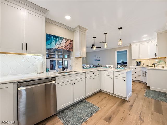 1907 SE 6th TER, Cape Coral, FL 33990