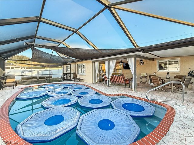 1907 SE 6th TER, Cape Coral, FL 33990