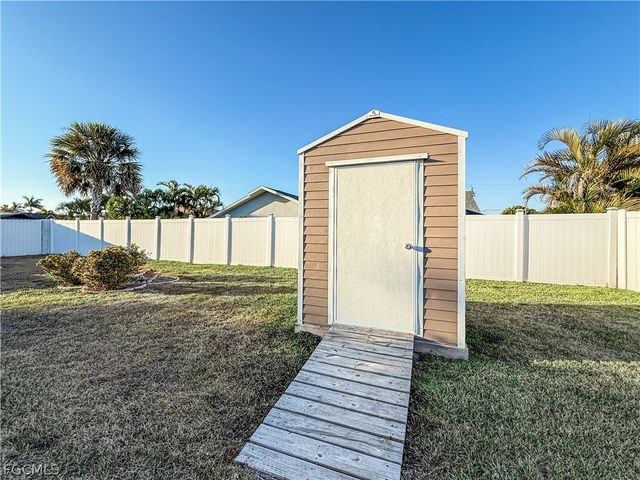 1907 SE 6th TER, Cape Coral, FL 33990