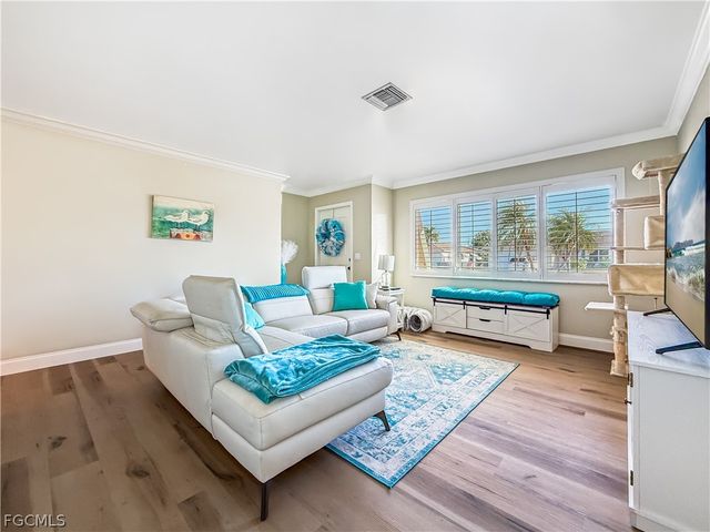 1907 SE 6th TER, Cape Coral, FL 33990