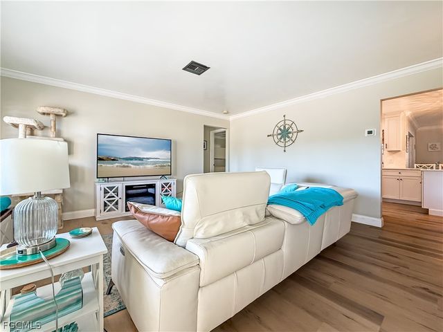 1907 SE 6th TER, Cape Coral, FL 33990