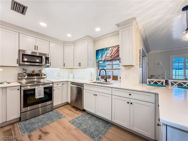 1907 SE 6th TER, Cape Coral, FL 33990