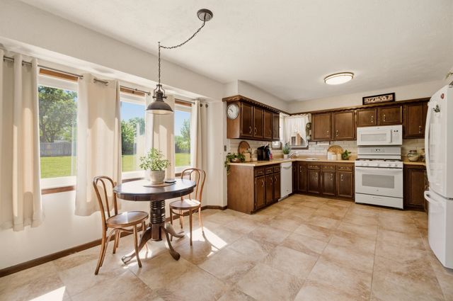 504 N Ridge Way Rd, Rose Hill, KS 67133