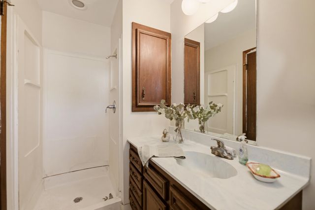 504 N Ridge Way Rd, Rose Hill, KS 67133