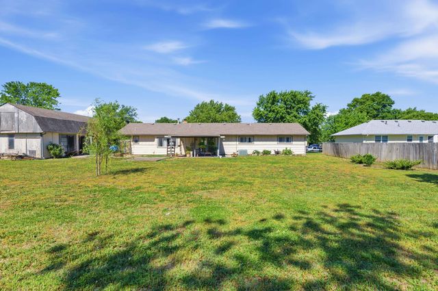 504 N Ridge Way Rd, Rose Hill, KS 67133