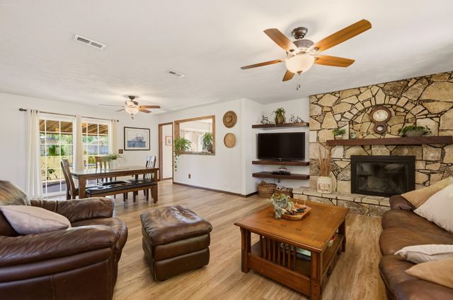 504 N Ridge Way Rd, Rose Hill, KS 67133