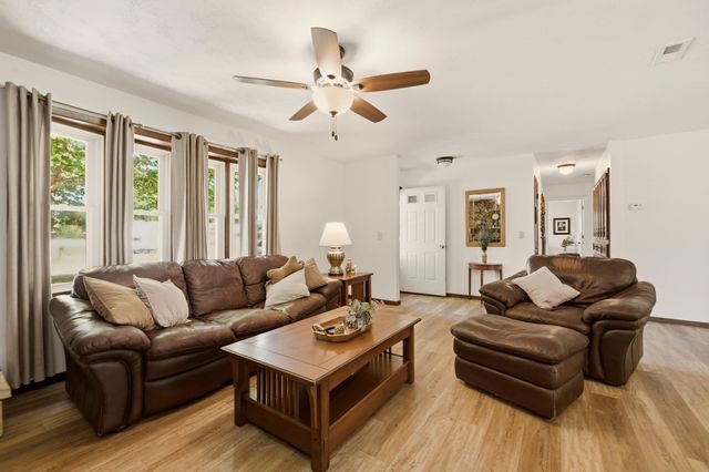 504 N Ridge Way Rd, Rose Hill, KS 67133