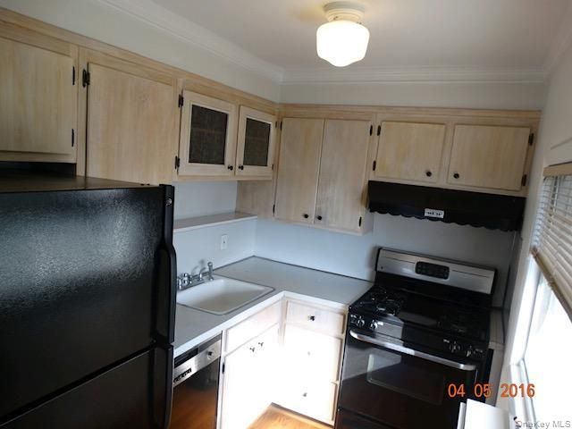 40-09 208th Street 2nd Floor, Bayside, NY 11361