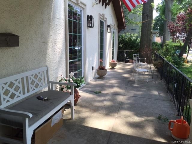 40-09 208th Street 2nd Floor, Bayside, NY 11361