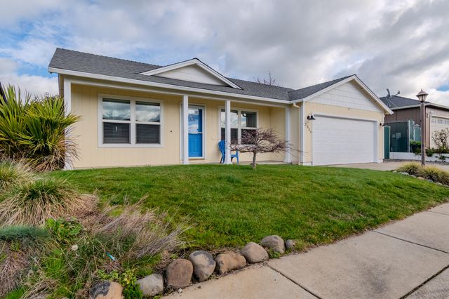 2335 New Haven Drive, Central Point, OR 97502