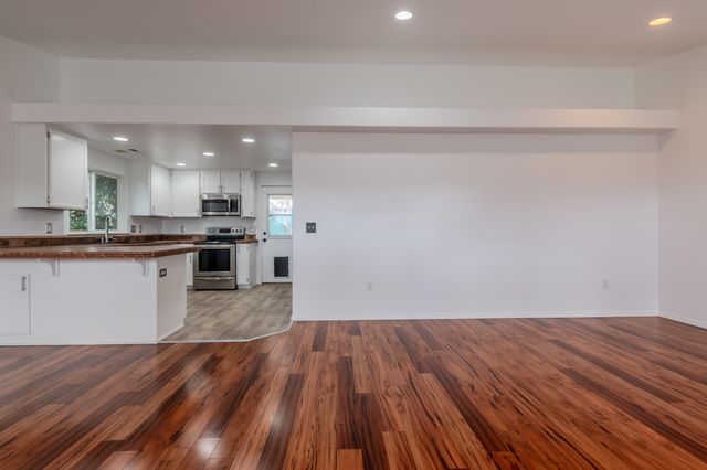 2335 New Haven Drive, Central Point, OR 97502