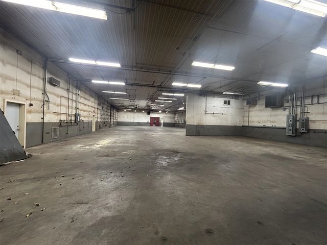 9350 Shaver Road, Portage, MI 49024