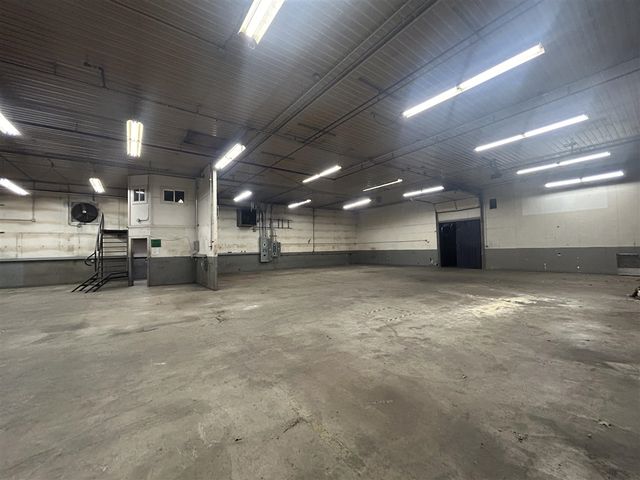 9350 Shaver Road, Portage, MI 49024