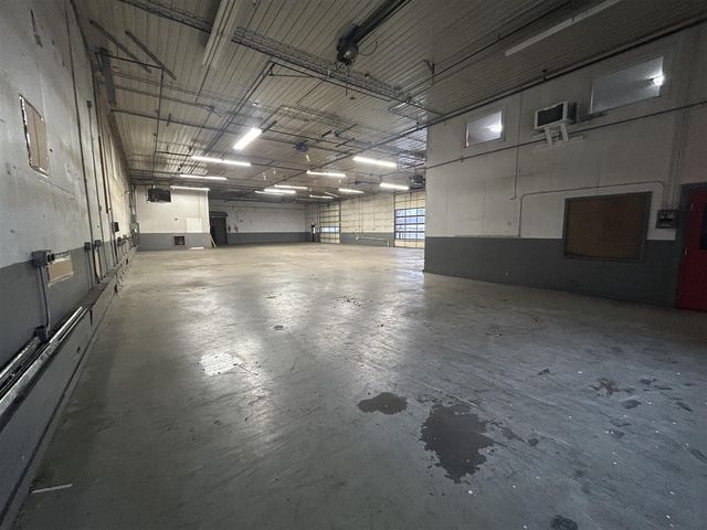 9350 Shaver Road, Portage, MI 49024