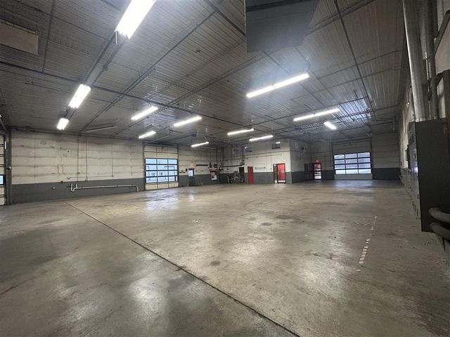 9350 Shaver Road, Portage, MI 49024