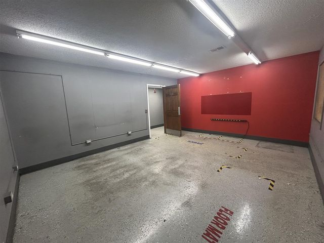 9350 Shaver Road, Portage, MI 49024