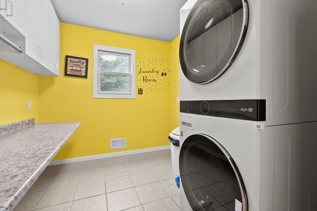 506 W Osterhout Avenue, Portage City, MI 49024