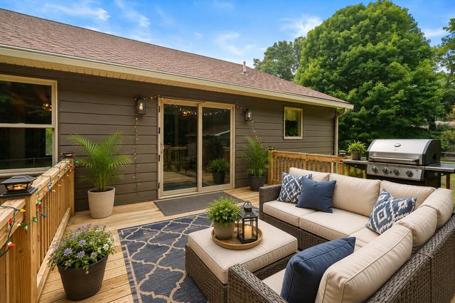 506 W Osterhout Avenue, Portage City, MI 49024