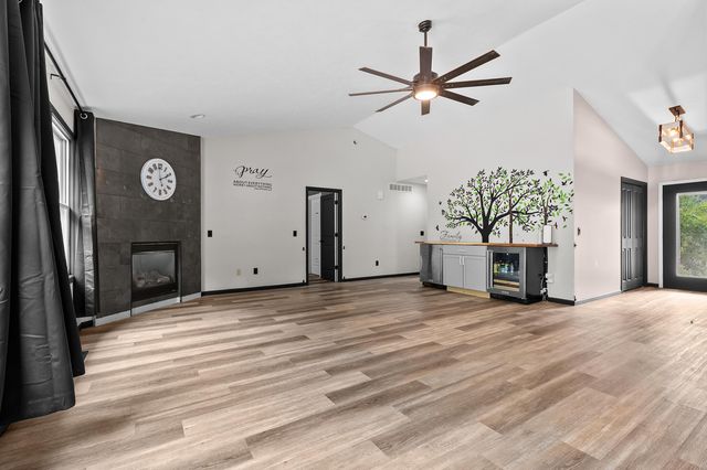 506 W Osterhout Avenue, Portage City, MI 49024
