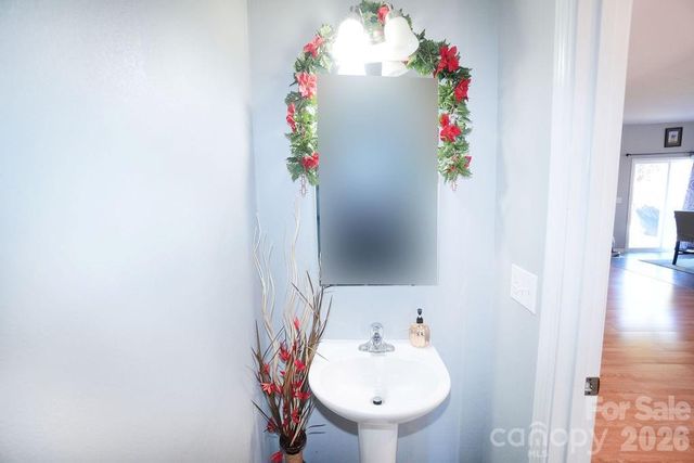 9728 Crooms Court, Charlotte, NC 28215