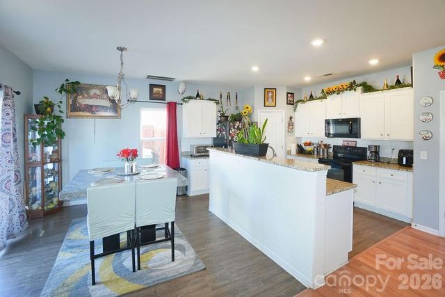 9728 Crooms Court, Charlotte, NC 28215