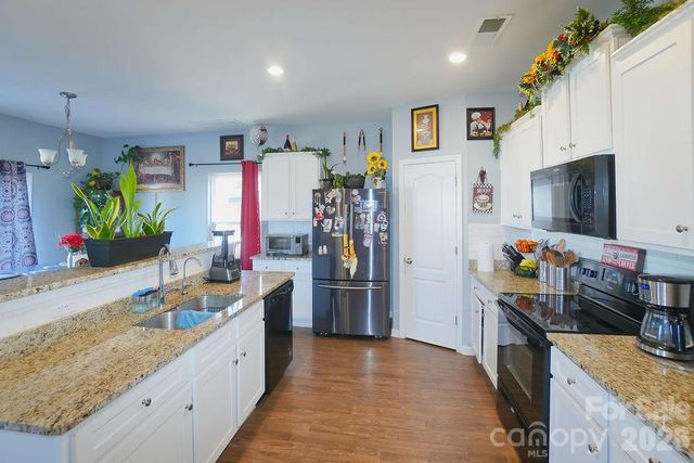 9728 Crooms Court, Charlotte, NC 28215