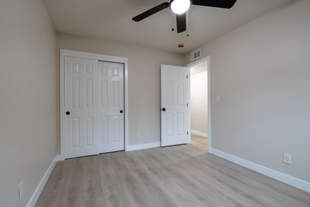 6075 N Selland Avenue, Fresno, CA 93711