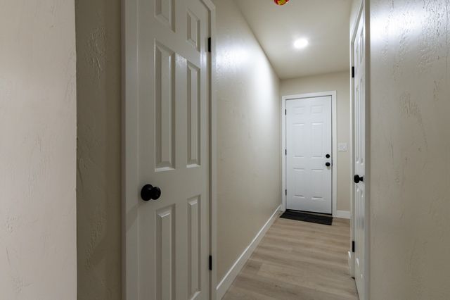 6075 N Selland Avenue, Fresno, CA 93711