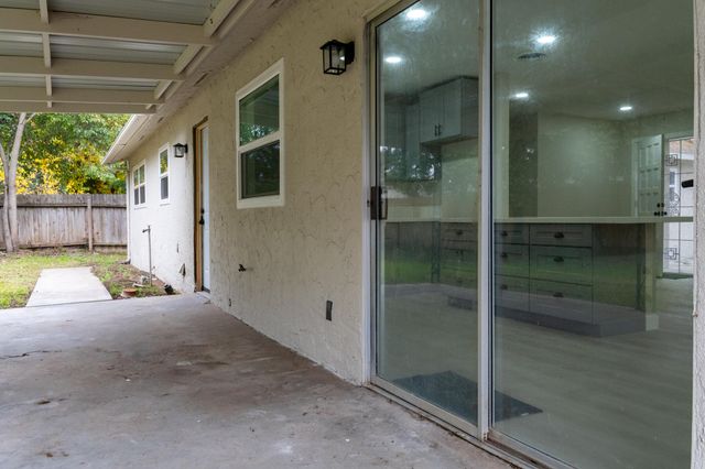 6075 N Selland Avenue, Fresno, CA 93711