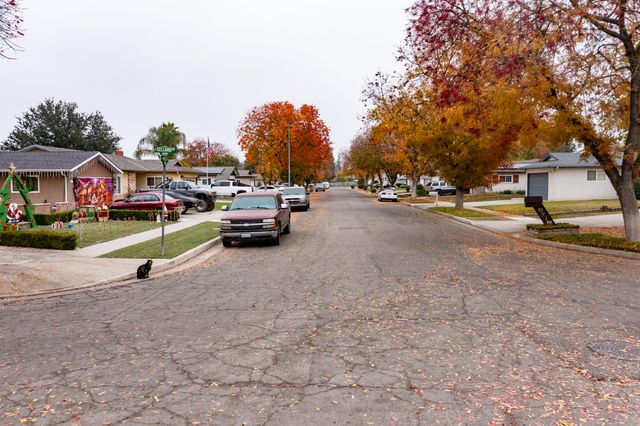 6075 N Selland Avenue, Fresno, CA 93711