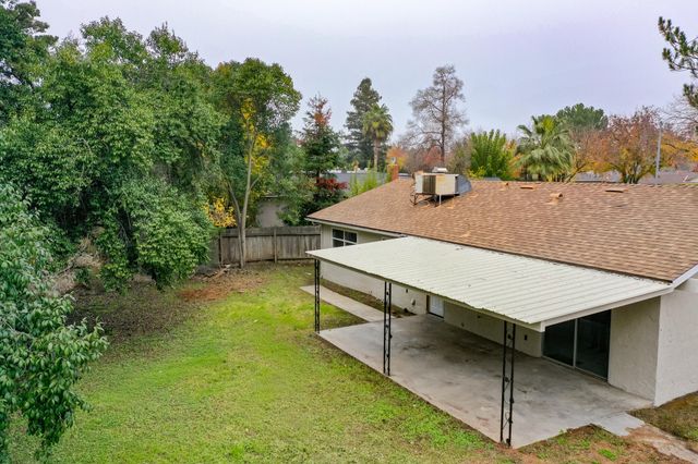 6075 N Selland Avenue, Fresno, CA 93711