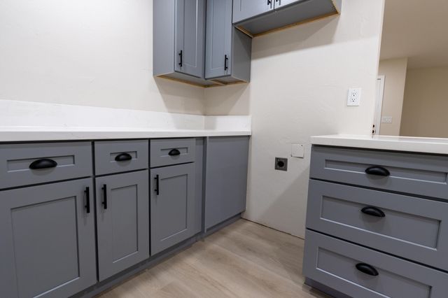 6075 N Selland Avenue, Fresno, CA 93711