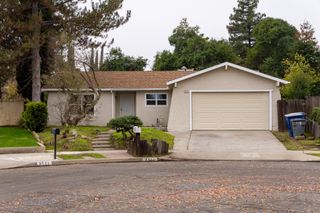 6075 N Selland Avenue, Fresno, CA 93711