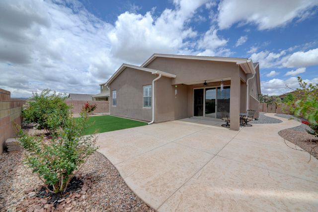 2613 CAMINO PLATA Loop NE, Rio Rancho, NM 87144