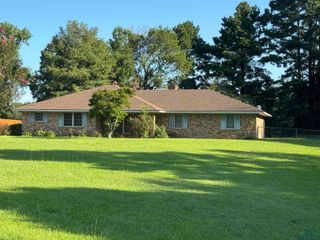 120 Corrine Pl, Waskom, TX 75692