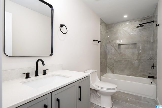 2812 EMERALD AVENUE, Hueytown, AL 35023