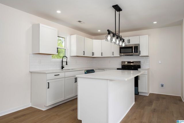 2812 EMERALD AVENUE, Hueytown, AL 35023