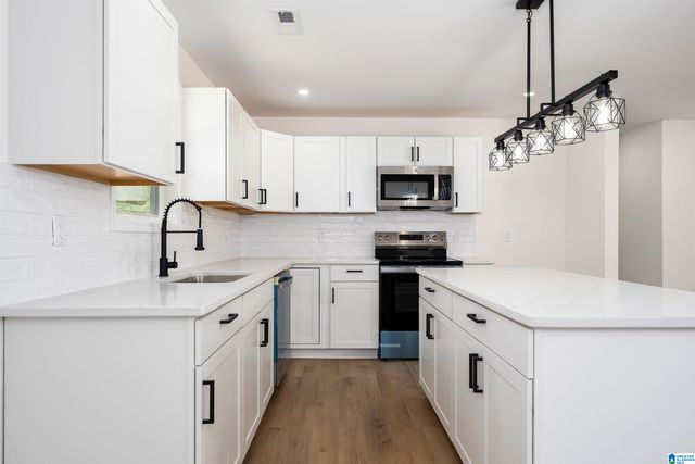 2812 EMERALD AVENUE, Hueytown, AL 35023