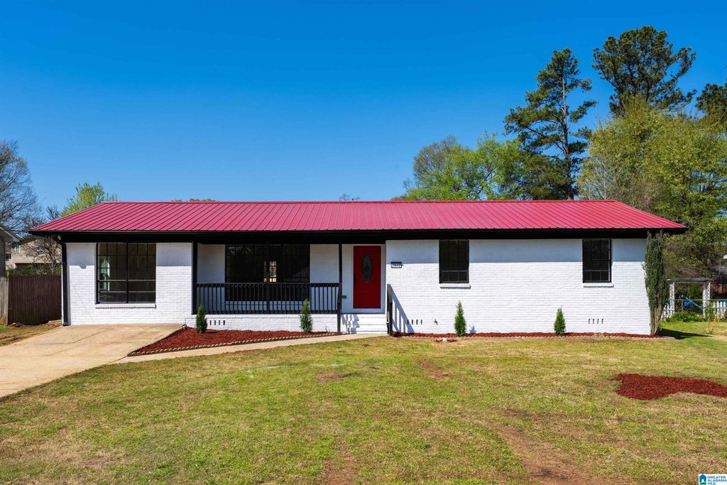 2812 EMERALD AVENUE, Hueytown, AL 35023