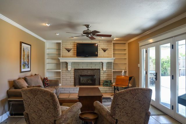 667 E Birch Avenue, Fresno, CA 93720